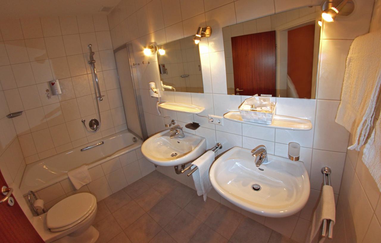 Gesundheitshotel Roessle Bad Wurzach Bagian luar foto